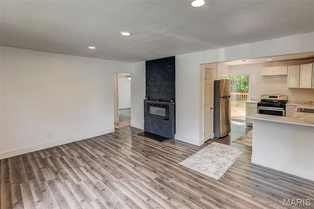 3210 Clifton Avenue, Alton, IL 62002