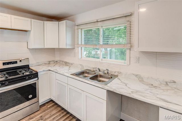 3210 Clifton Avenue, Alton, IL 62002