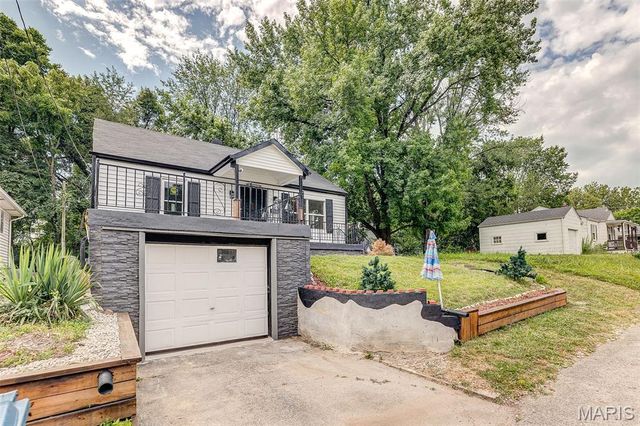 3210 Clifton Avenue, Alton, IL 62002