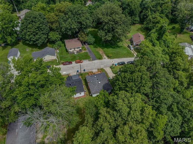 3210 Clifton Avenue, Alton, IL 62002