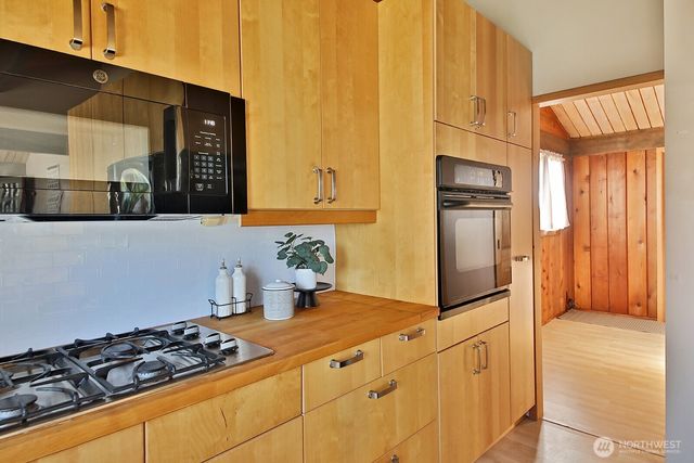 1412 Commodore Place, Freeland, WA 98249