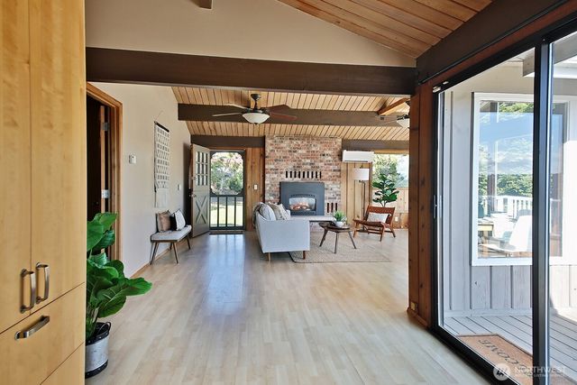 1412 Commodore Place, Freeland, WA 98249