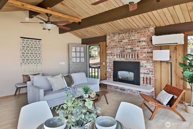 1412 Commodore Place, Freeland, WA 98249