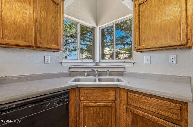 10892 REEF SANDS Drive, El Paso, TX 79924