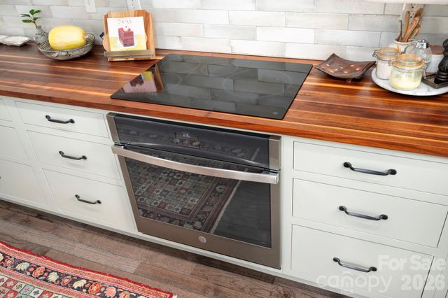 21 Craig Circle, Asheville, NC 28805