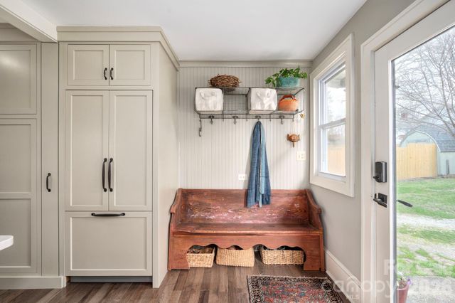 21 Craig Circle, Asheville, NC 28805