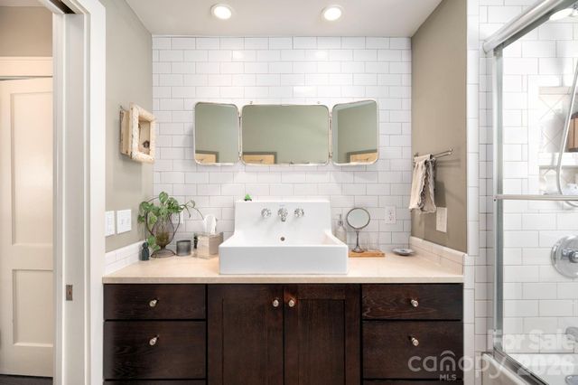 21 Craig Circle, Asheville, NC 28805