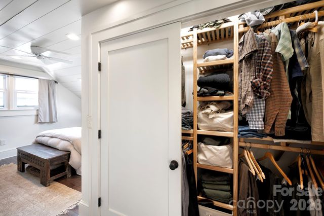 21 Craig Circle, Asheville, NC 28805