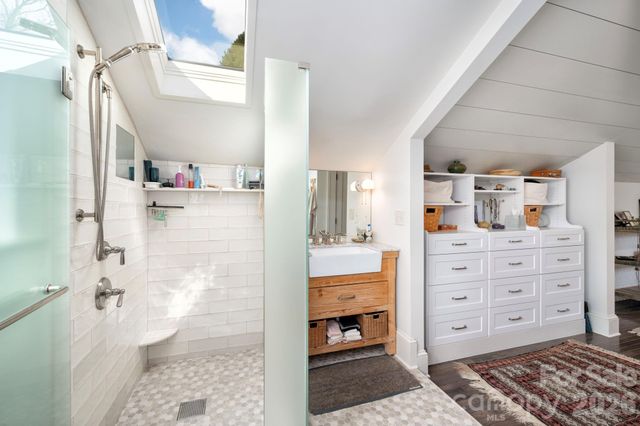 21 Craig Circle, Asheville, NC 28805