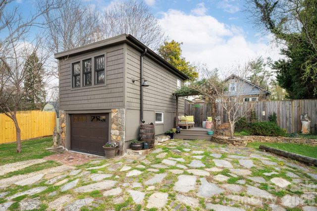 21 Craig Circle, Asheville, NC 28805