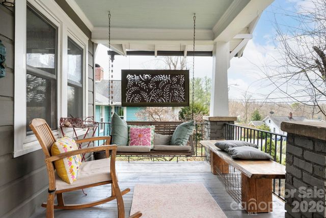 21 Craig Circle, Asheville, NC 28805