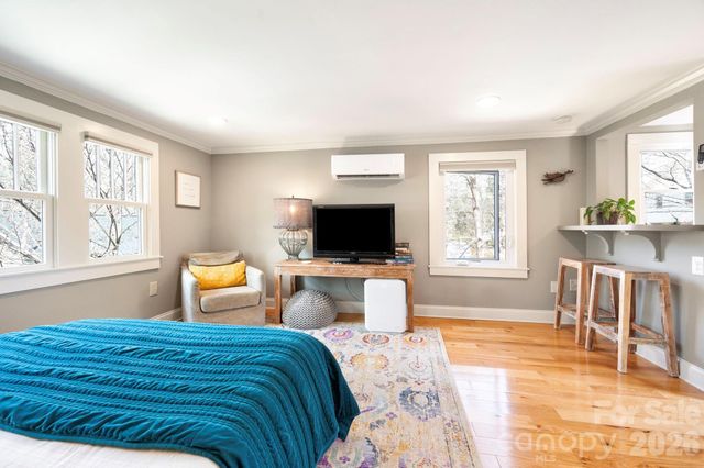 21 Craig Circle, Asheville, NC 28805