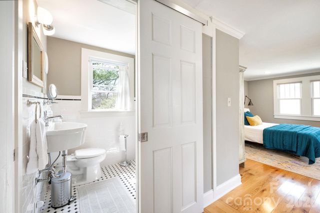 21 Craig Circle, Asheville, NC 28805