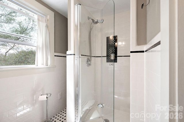 21 Craig Circle, Asheville, NC 28805