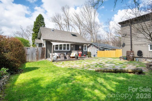 21 Craig Circle, Asheville, NC 28805