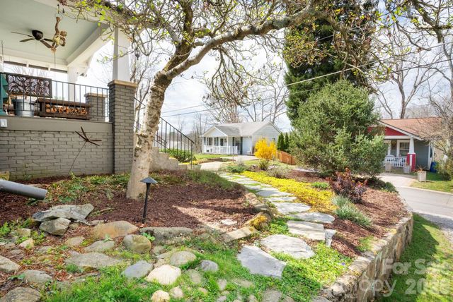 21 Craig Circle, Asheville, NC 28805