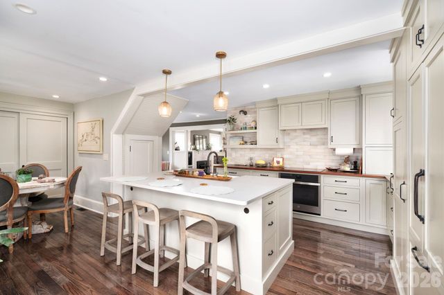 21 Craig Circle, Asheville, NC 28805