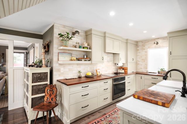 21 Craig Circle, Asheville, NC 28805