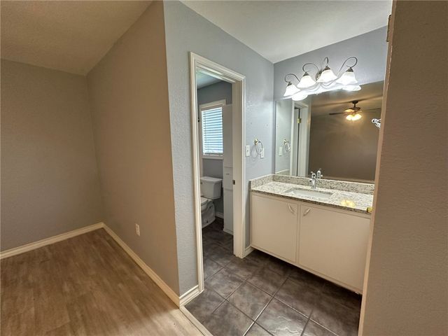 2201 Timberline, Portland, TX 78374