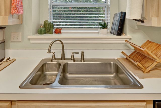 8905 San Joaquin Trail, Fort Worth, TX 76118