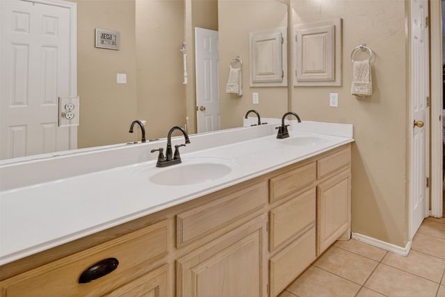 8905 San Joaquin Trail, Fort Worth, TX 76118