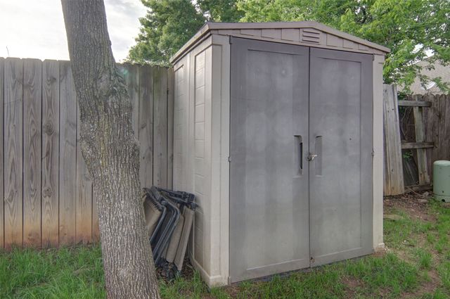 8905 San Joaquin Trail, Fort Worth, TX 76118