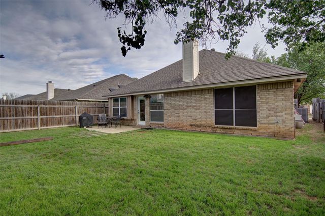 8905 San Joaquin Trail, Fort Worth, TX 76118