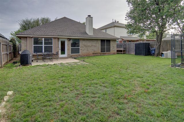 8905 San Joaquin Trail, Fort Worth, TX 76118