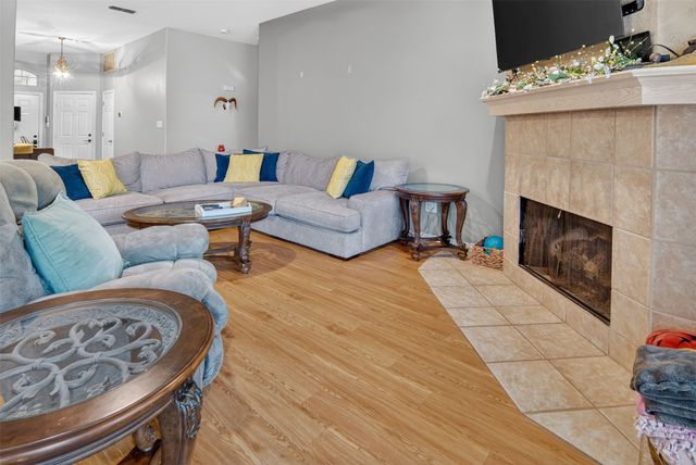 8905 San Joaquin Trail, Fort Worth, TX 76118