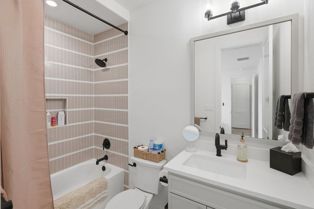 3022 Southern Rise Court, Granbury, TX 76049