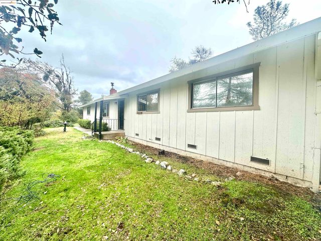 19817 Via Redonda Rd, Sonora, CA 95370