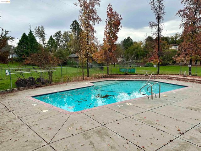 19817 Via Redonda Rd, Sonora, CA 95370