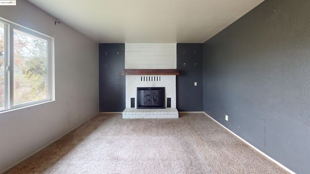 19817 Via Redonda Rd, Sonora, CA 95370