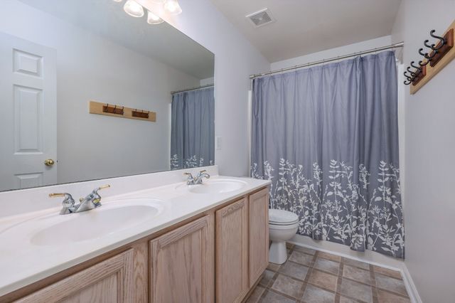 1713 Kendall Cove Ln, Mount Juliet, TN 37122
