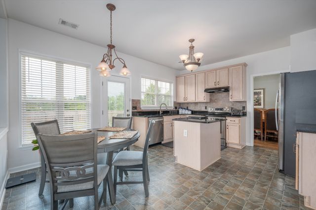 1713 Kendall Cove Ln, Mount Juliet, TN 37122