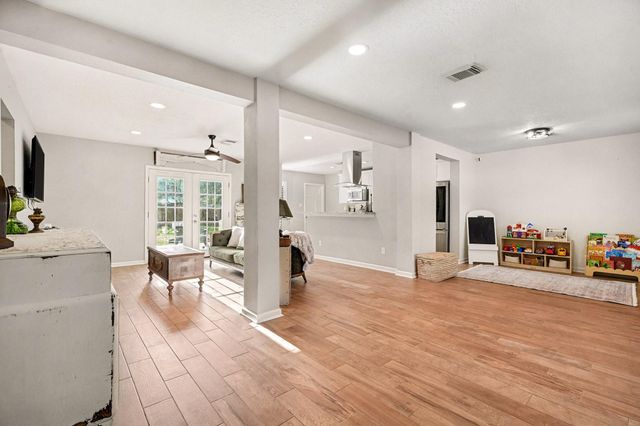 3037 Longwood Lane, Dickinson, TX 77539