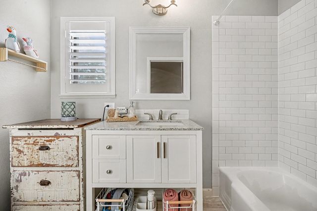 3037 Longwood Lane, Dickinson, TX 77539