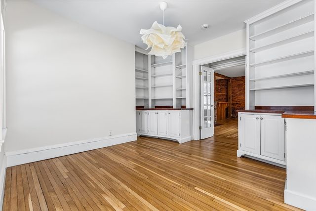 5 Fairbanks St 2, Brookline, MA 02446