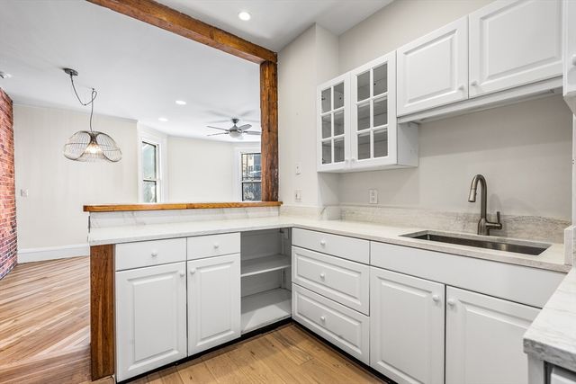 5 Fairbanks St 2, Brookline, MA 02446