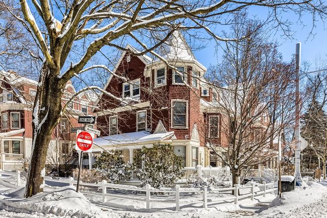 5 Fairbanks St 2, Brookline, MA 02446