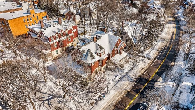 5 Fairbanks St 2, Brookline, MA 02446