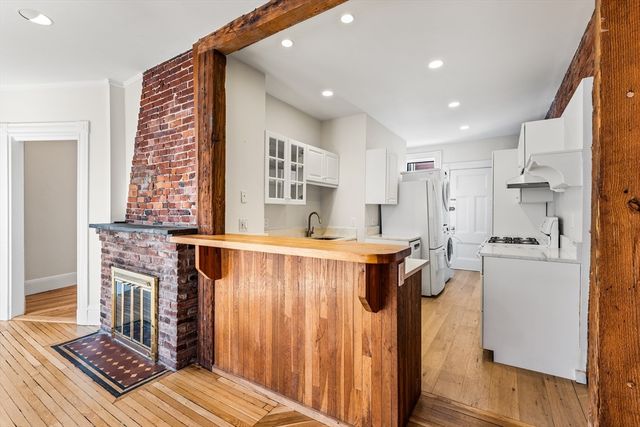 5 Fairbanks St 2, Brookline, MA 02446