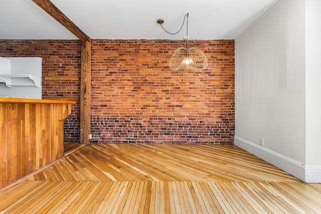 5 Fairbanks St 2, Brookline, MA 02446