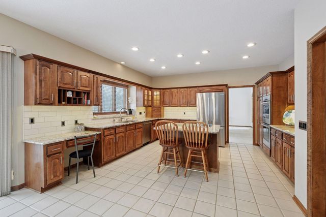 11824 Welters Way, Eden Prairie, MN 55347