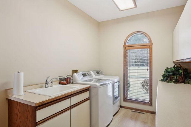 11824 Welters Way, Eden Prairie, MN 55347