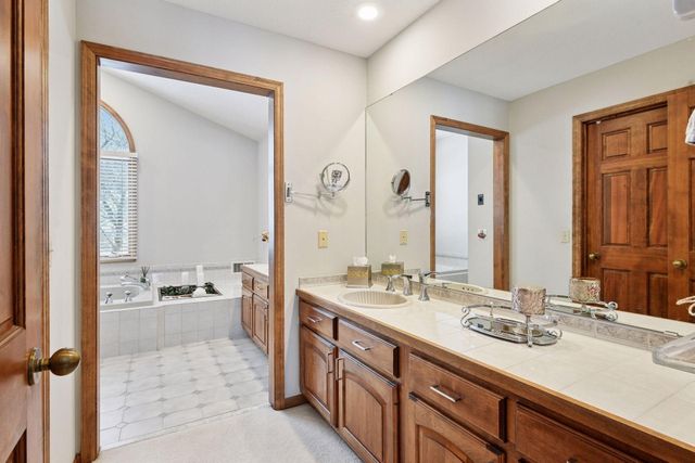 11824 Welters Way, Eden Prairie, MN 55347