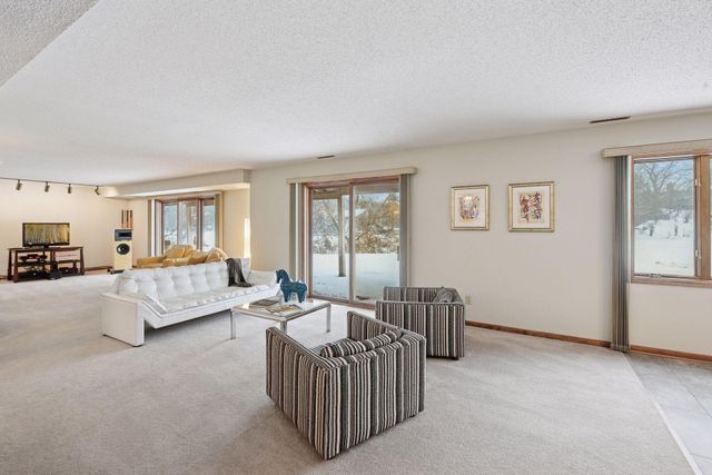 11824 Welters Way, Eden Prairie, MN 55347