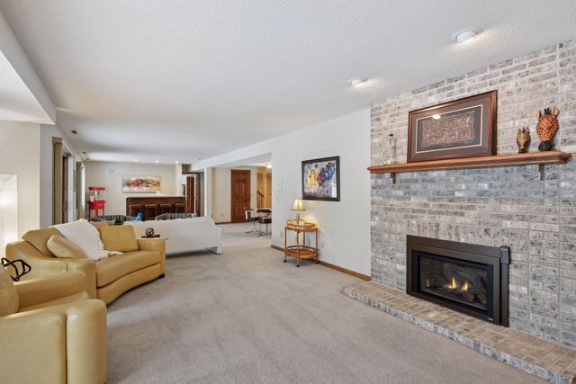 11824 Welters Way, Eden Prairie, MN 55347