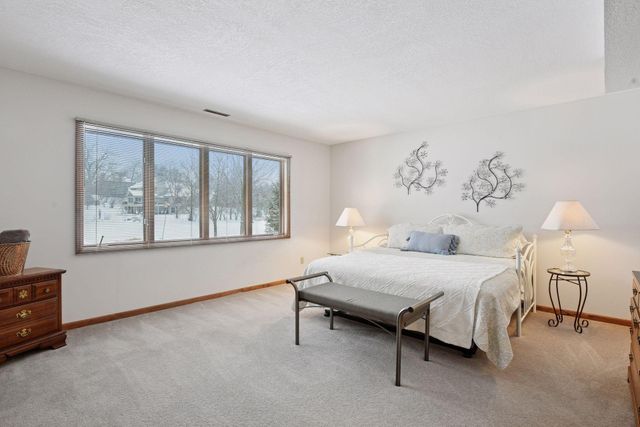 11824 Welters Way, Eden Prairie, MN 55347