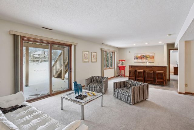 11824 Welters Way, Eden Prairie, MN 55347